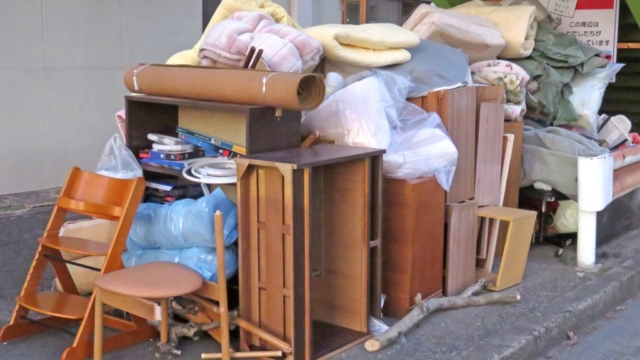 遺品整理における産業廃棄物の処分と許可業者の選び方を解説。